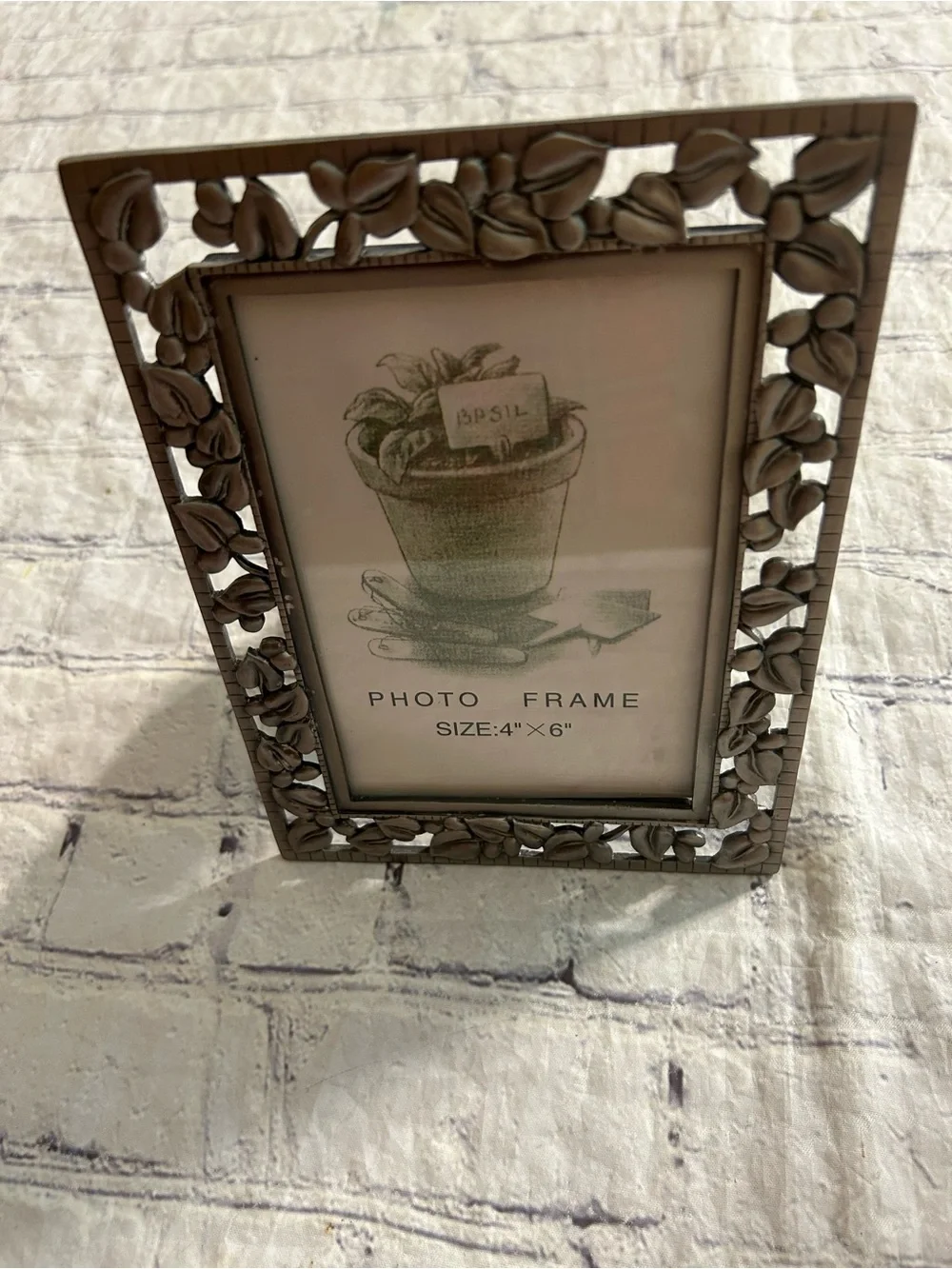 SILVER-PLATED PICTURE FRAME PHILIP WHITNEY DECORATIVE LEAF DESIGN 4”x6” STANDS